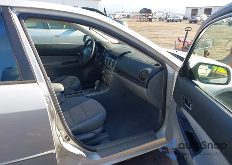 2005 Mazda Mazda6 I Base z USA, uszkodzony, nr VIN 1YVFP80C255M15288